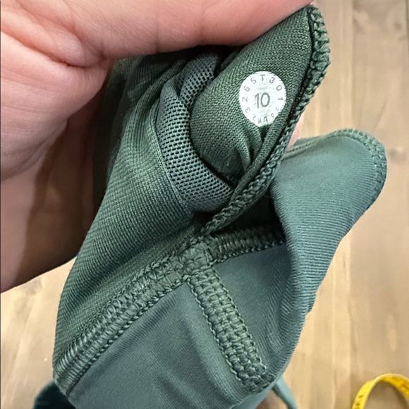 Lululemon Energy Bra - Picture 6 of 6